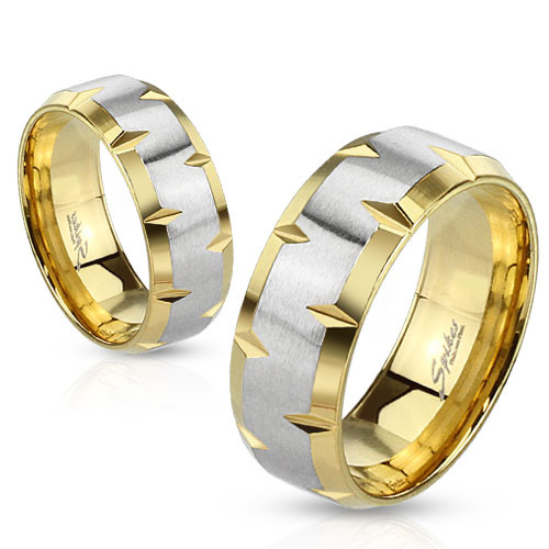 Купить кольцо из стали Spikes R-M1181 с золотой полоской оптом от 580 руб.