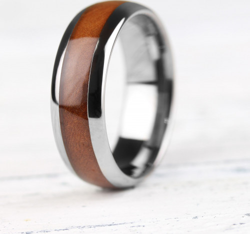 Купить мужское кольцо Tisten из титан-вольфрама (тистена) R-TS-023 со вставкой под дерево оптом от 1 970 руб.