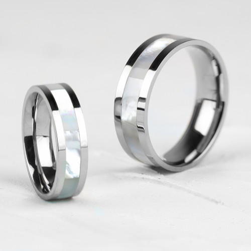 Купить кольцо из титана Spikes R-TI-0580 с перламутровой вставкой оптом от 990 руб.