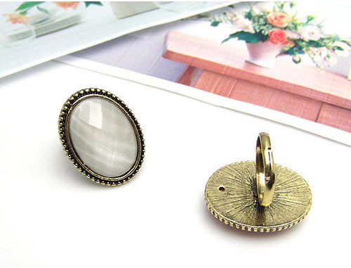Купить кольцо AS-A16932 с крупным искусственным камнем оптом от 520 руб.
