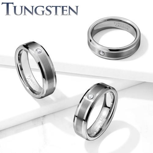 Купить кольцо из карбида вольфрама Lonti R-TU09 с матовой полосой и фианитом оптом от 1 360 руб.