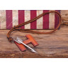 Купить мужской кулон на кожаном шнурке Everiot NLP-DL-2059 в форме стрелы оптом от 670 руб.