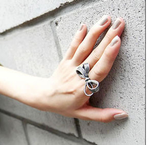Купить кольцо AS-C02549 в форме бантика оптом от 580 руб.