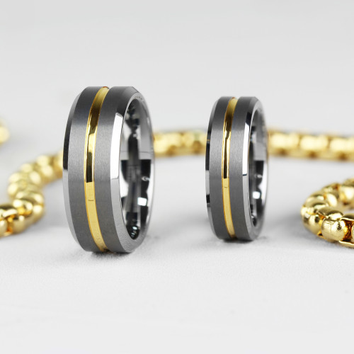 Купить кольцо из карбида вольфрама Lonti R-TG-0110 с золотистой полосой оптом от 1 140 руб.