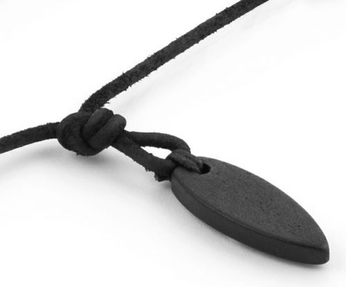 Купить мужской кожаный шнурок на шею с черной подвеской из дерева Local League CS-LNM433 оптом от 1 150 руб.