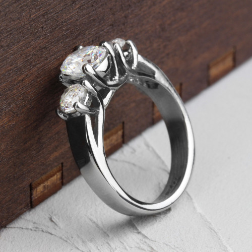 Купить кольцо для помолвки из стали Spikes R-M2181 с фианитами оптом от 800 руб.