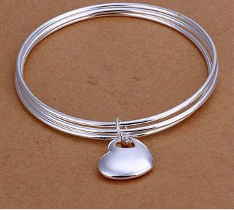 Купить браслет кольцо SPB-XP-14878 с подвеской в форме сердца и покрытием серебра оптом от 440 руб.