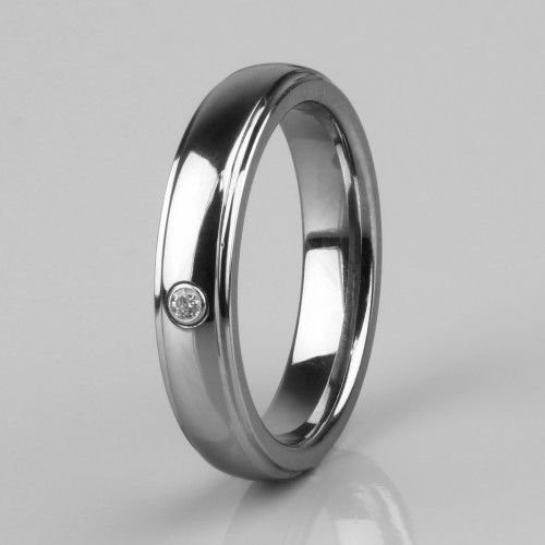 Купить кольцо из карбида вольфрама Lonti R-TG-0042 с фианитом оптом от 740 руб.