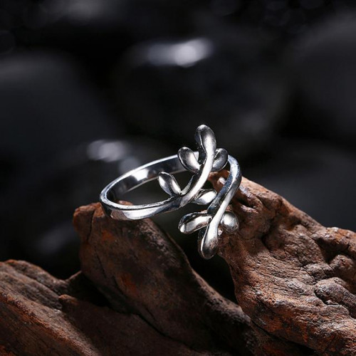 Купить женское незамкнутое кольцо Everiot RA-XP-13721 с веточками оптом от 390 руб.