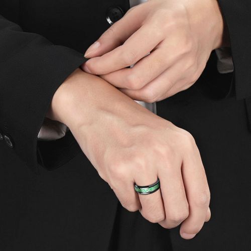 Купить черное кольцо из стали TATIC RSS-6773 с зеленым узором "Кельтский дракон" оптом от 700 руб.