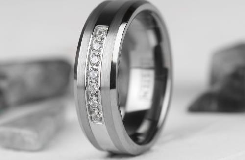 Купить мужское кольцо из тистена (титан-вольфрама) с фианитами Tisten R-TS-024 оптом от 2 330 руб.