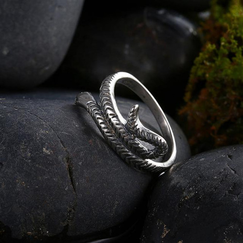 Купить кольцо Everiot RA-XP-13704 в форме змеи оптом от 410 руб.