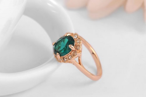 Купить кольцо ROZI RG-12325D с зеленым фианитом оптом от 500 руб.